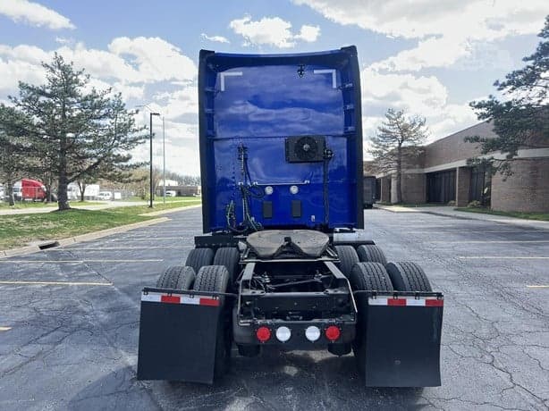 2021 Kenworth T680 image 9