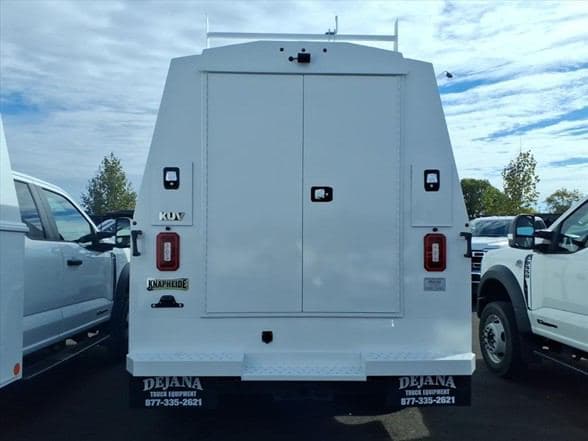 2025 Ford F550 image 5