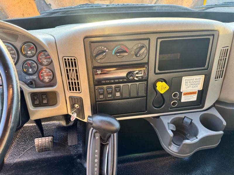 2019 International 4300 image 21