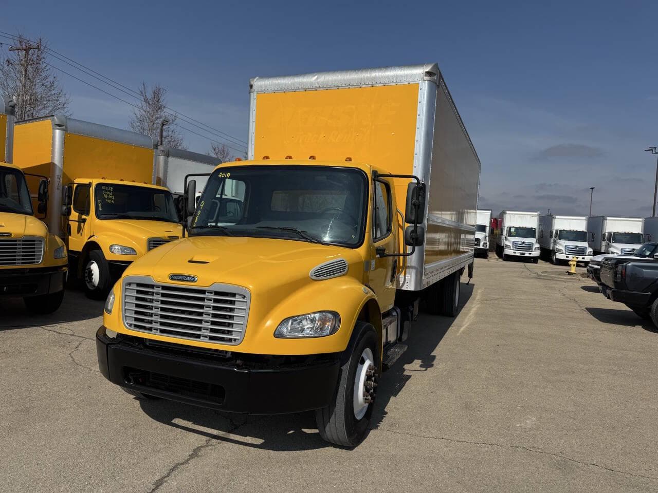 2019 Freightliner M2 106 image 3
