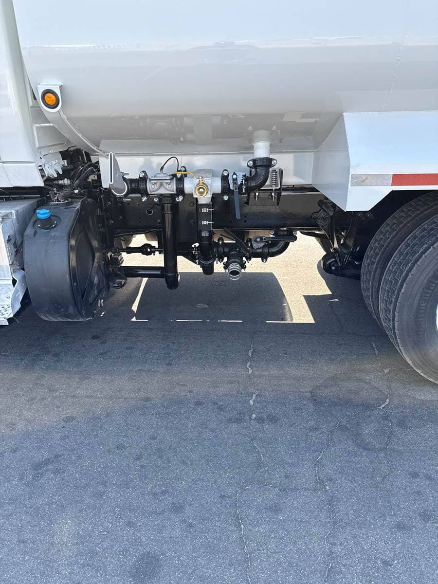 2017 International LF687 image 6