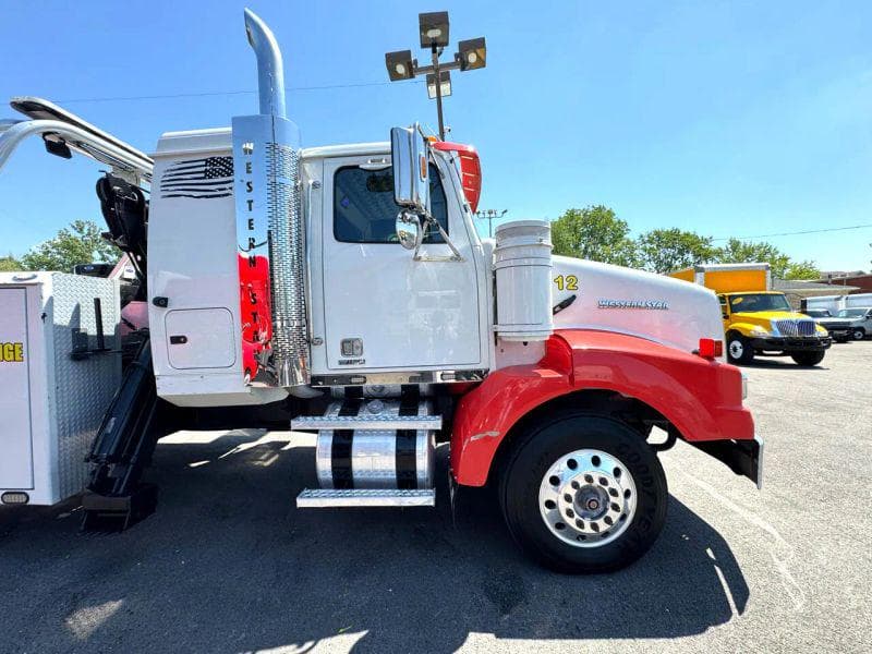 2017 Western Star 4900 image 4