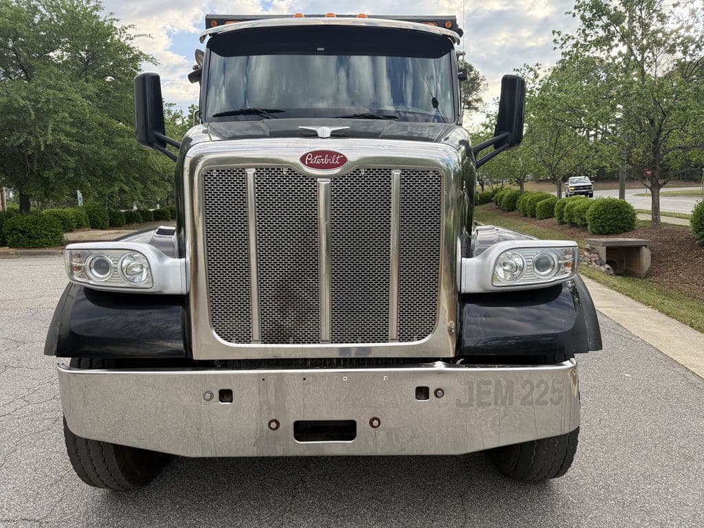 Used 2018 PETERBILT 567 image 11