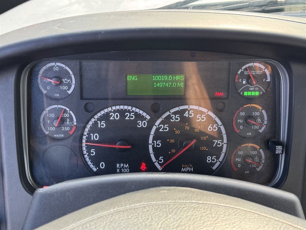 2016 Freightliner M2 106 image 74