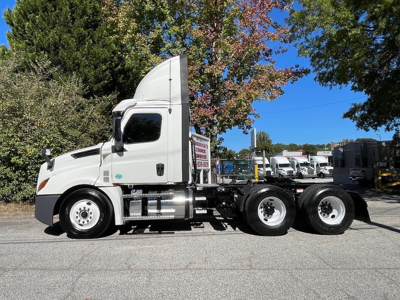 2020 Freightliner Cascadia 126 image 6