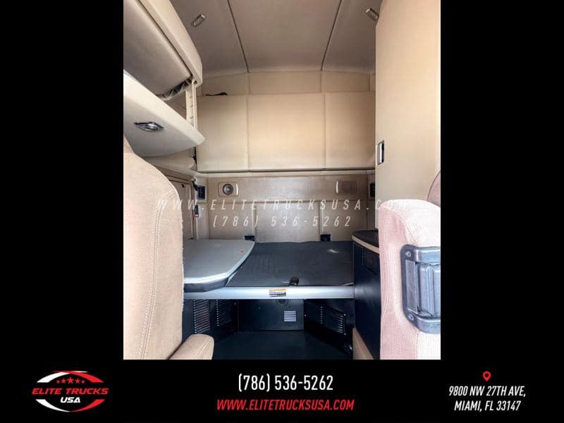 2017 Kenworth T680 image 28