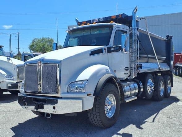 2025 Kenworth T880 image 4