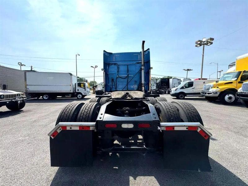 2012 Volvo VNL image 17