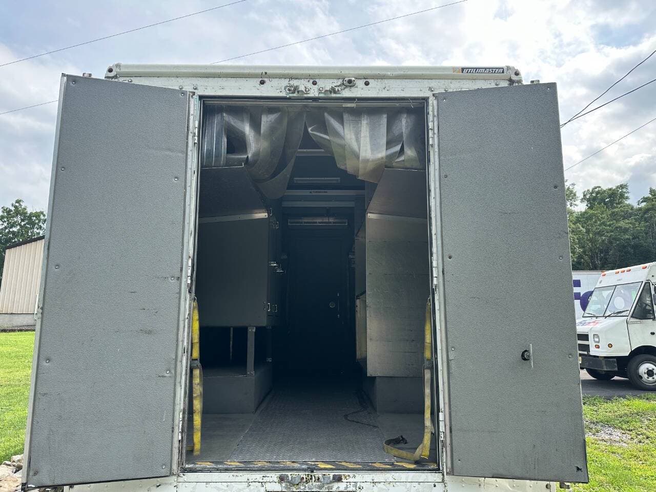 2017 Freightliner MT45 image 22