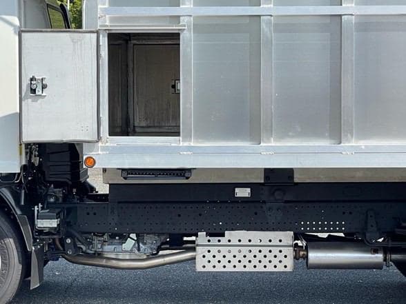 2024 Isuzu NRR image 21