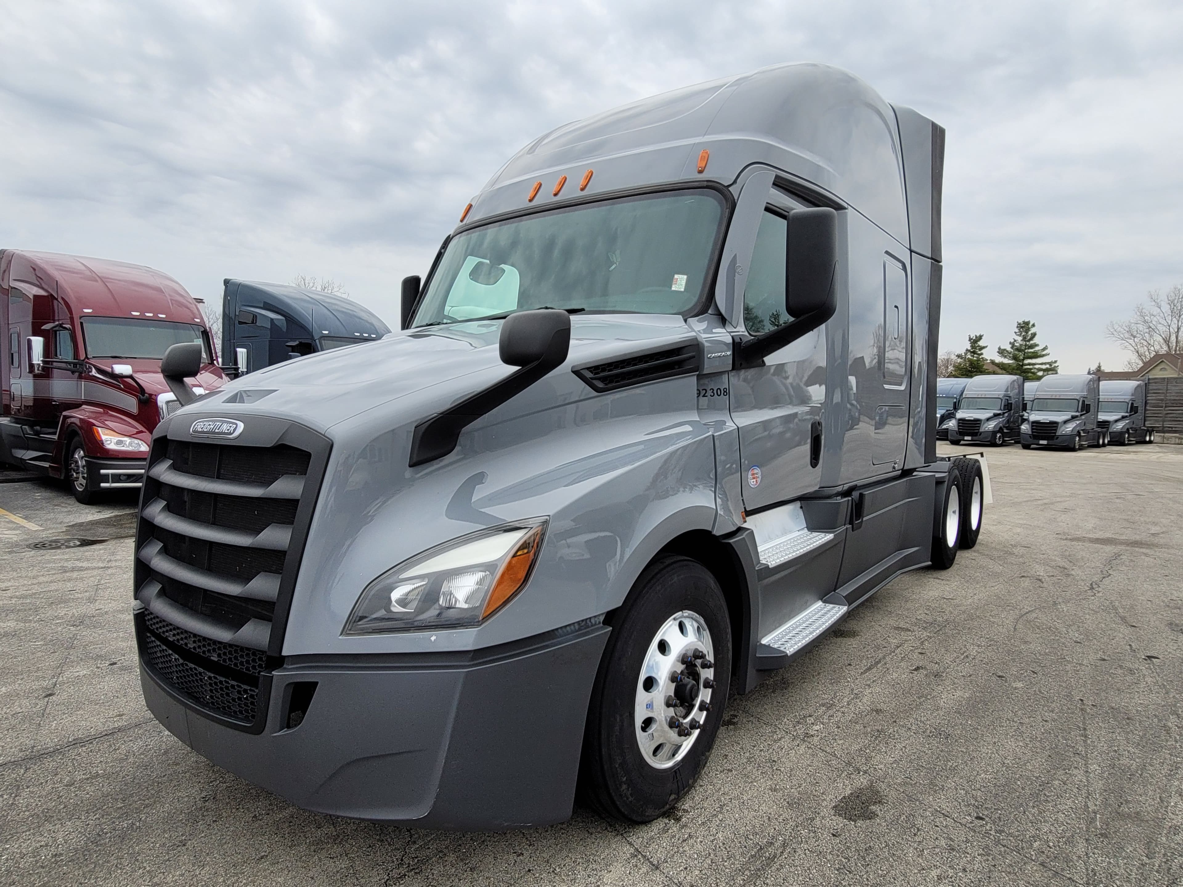 2022 Freightliner Cascadia 126 image 1