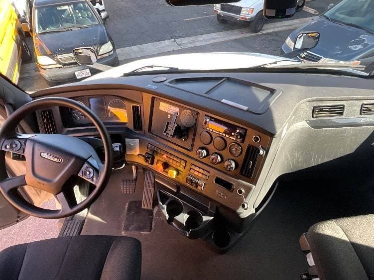 2023 Freightliner Cascadia 126 image 5