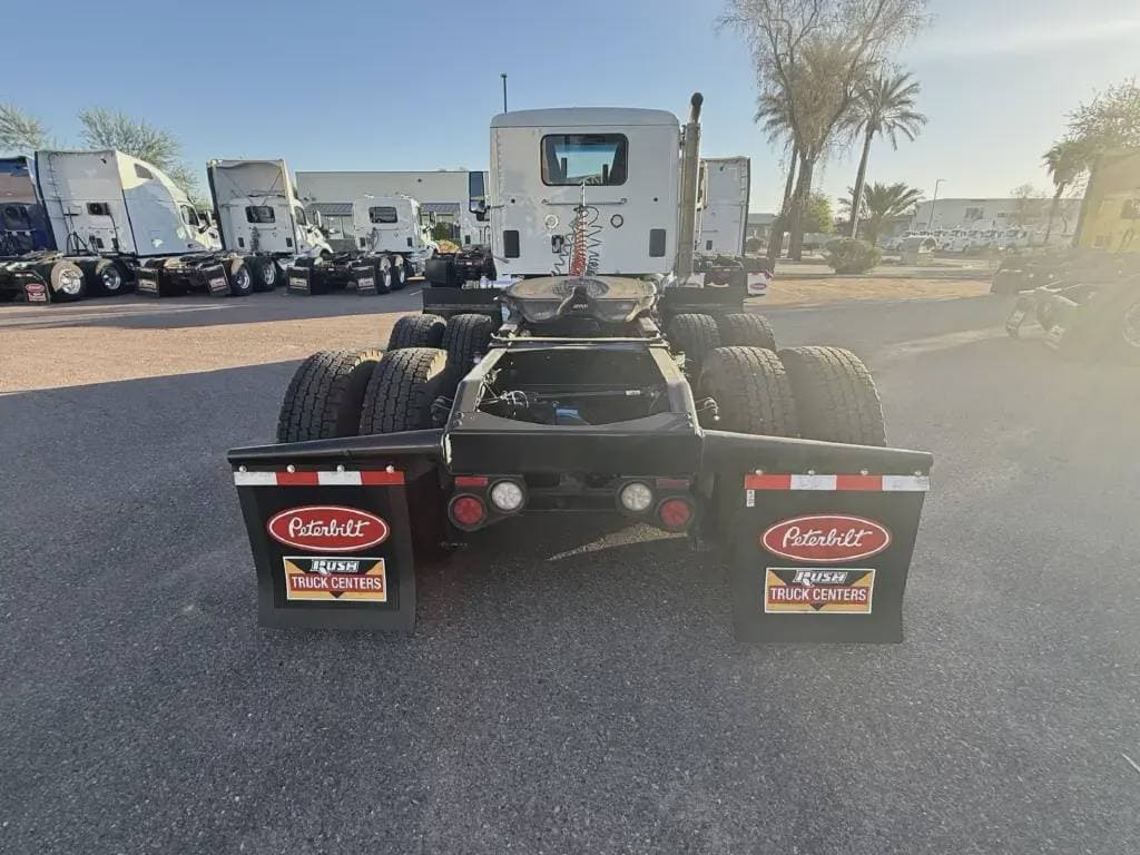 2023 Peterbilt 579 image 2