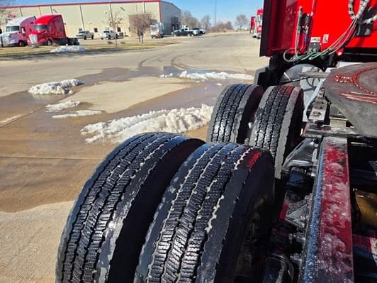 2023 Kenworth T680 image 16