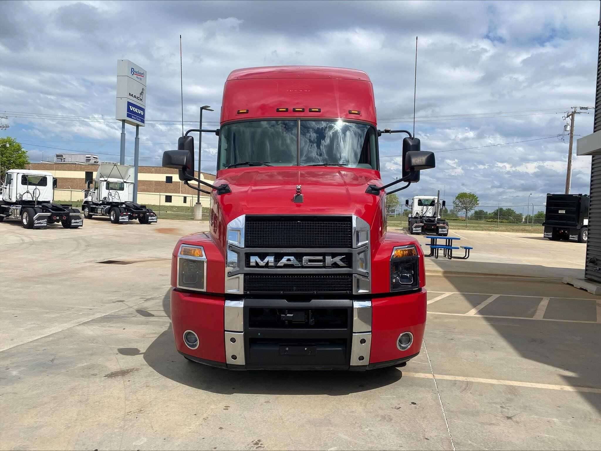 Used 2020 MACK ANTHEM Conventional - Sleeper Truck in Tulsa, OK image 2