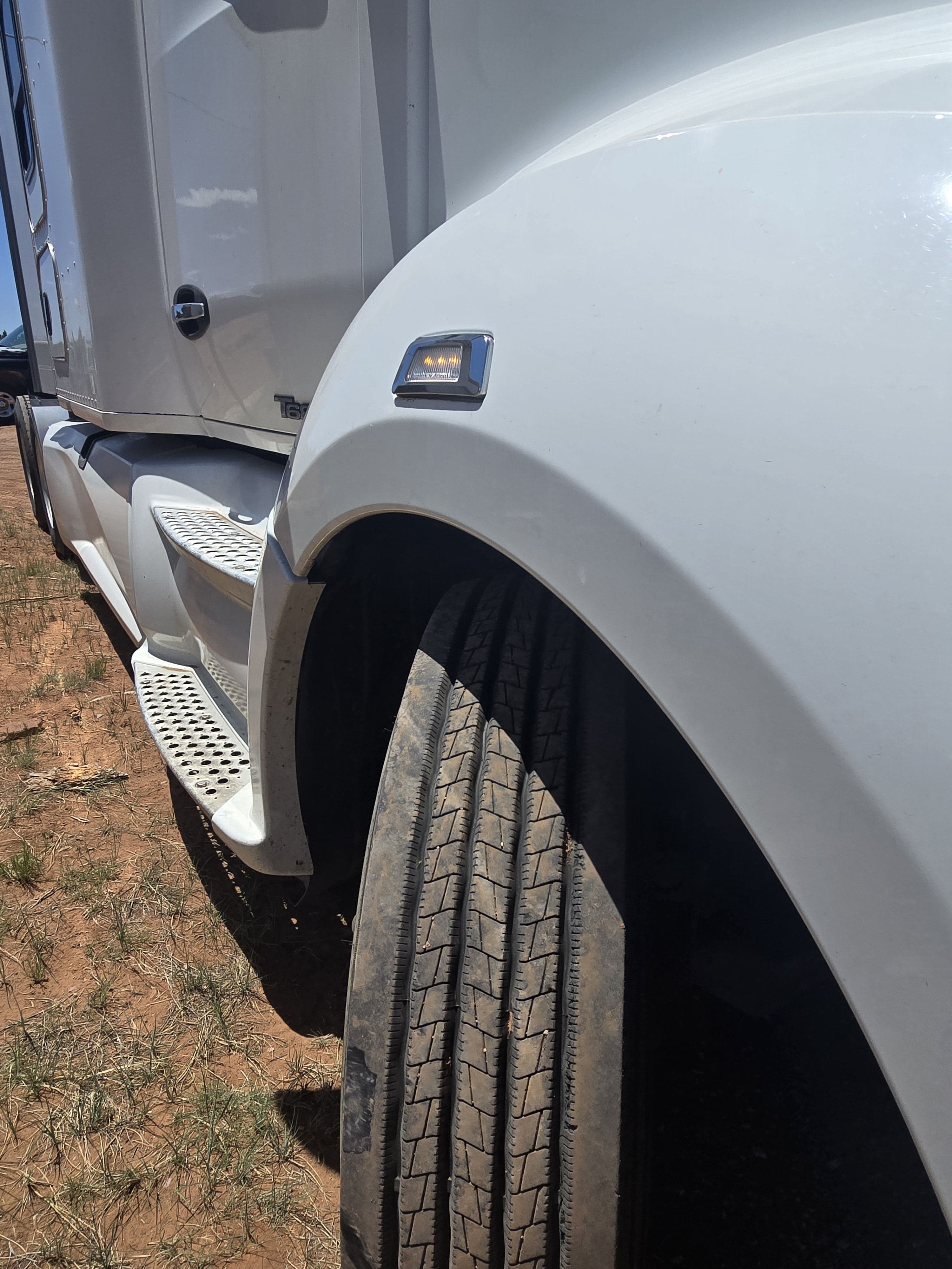 2020 Kenworth T680 image 15