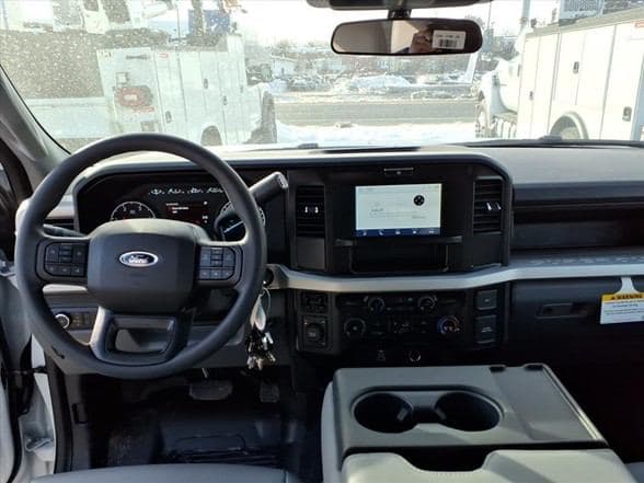 2026 Ford F550 image 17