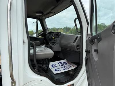 2019 Freightliner M2 image 13
