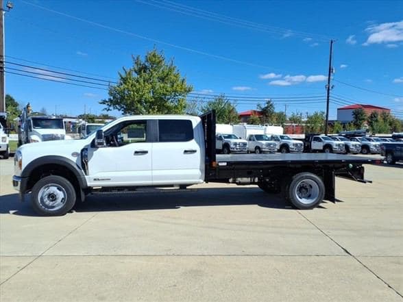 2025 Ford F550 image 4