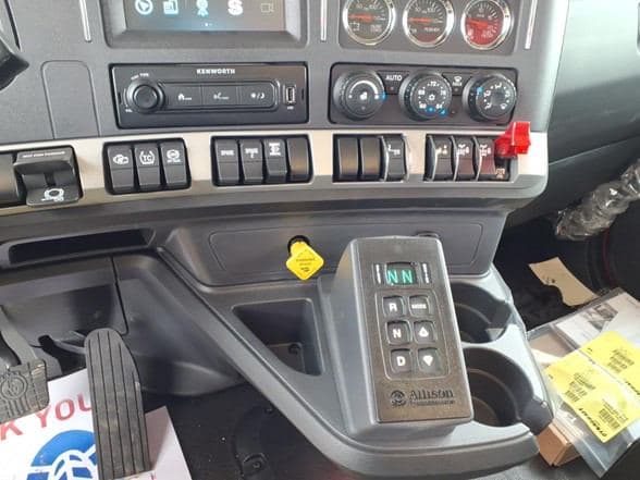 2026 Kenworth T880S image 17