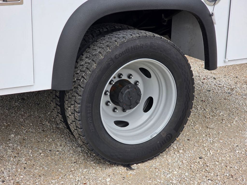 2026 Ford F-550SD XL Service Utility Body image 29