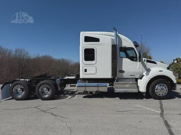 2021 Kenworth T880 image 9