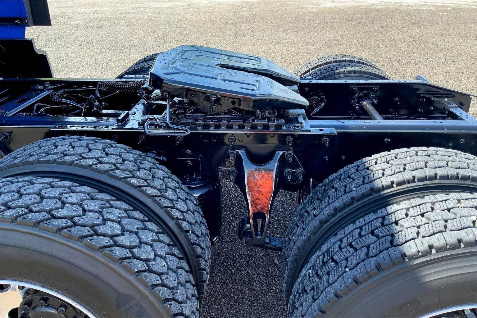 2022 International LT625 Sleeper Semi Truck - 73" Raised Roof Sleeper, A26 450HP, 12 Speed image 8