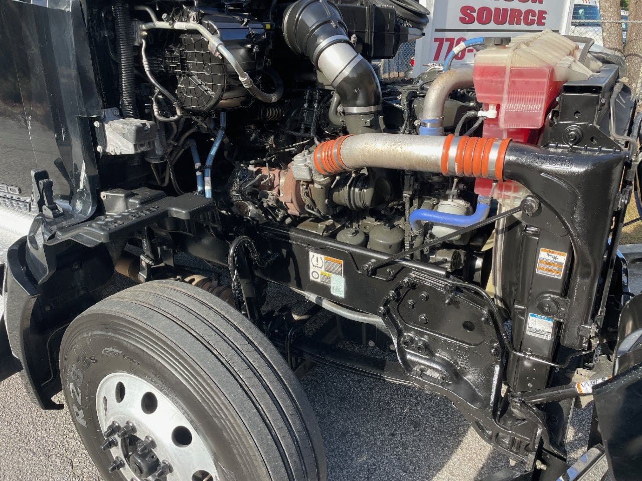 2021 Kenworth T680 image 26