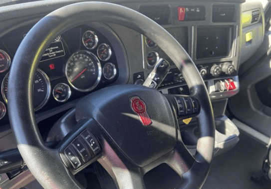 2020 Kenworth T680 image 6