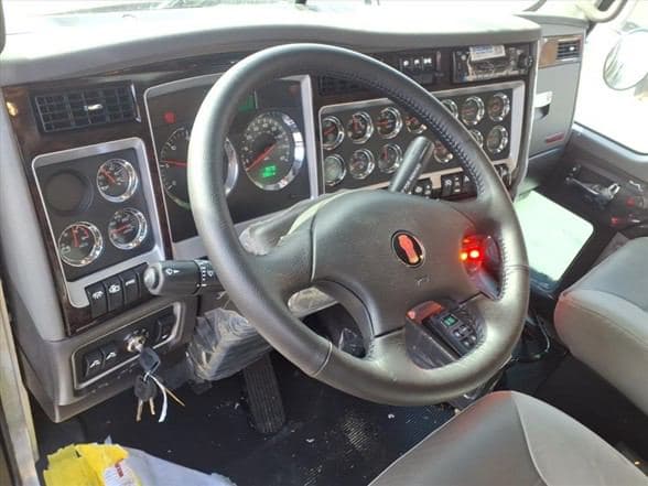 2026 Kenworth W900 image 16