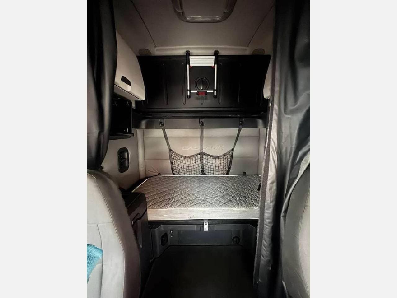 2024 Freightliner Cascadia 126 image 4