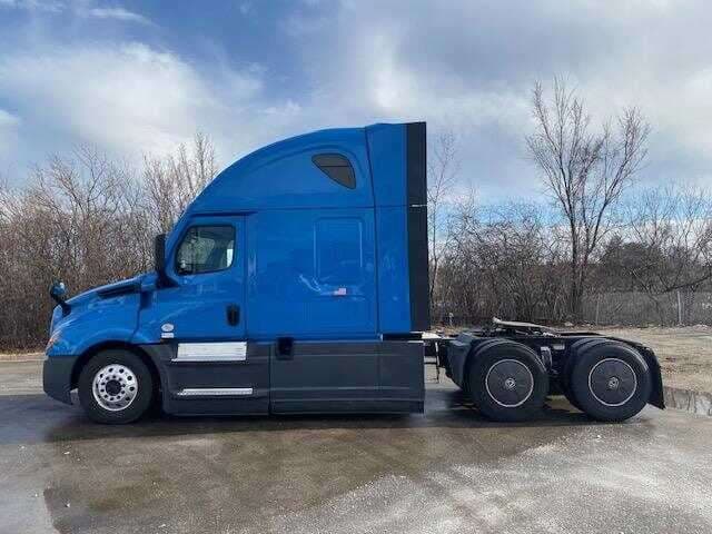 2022 Freightliner Cascadia 126 image 5