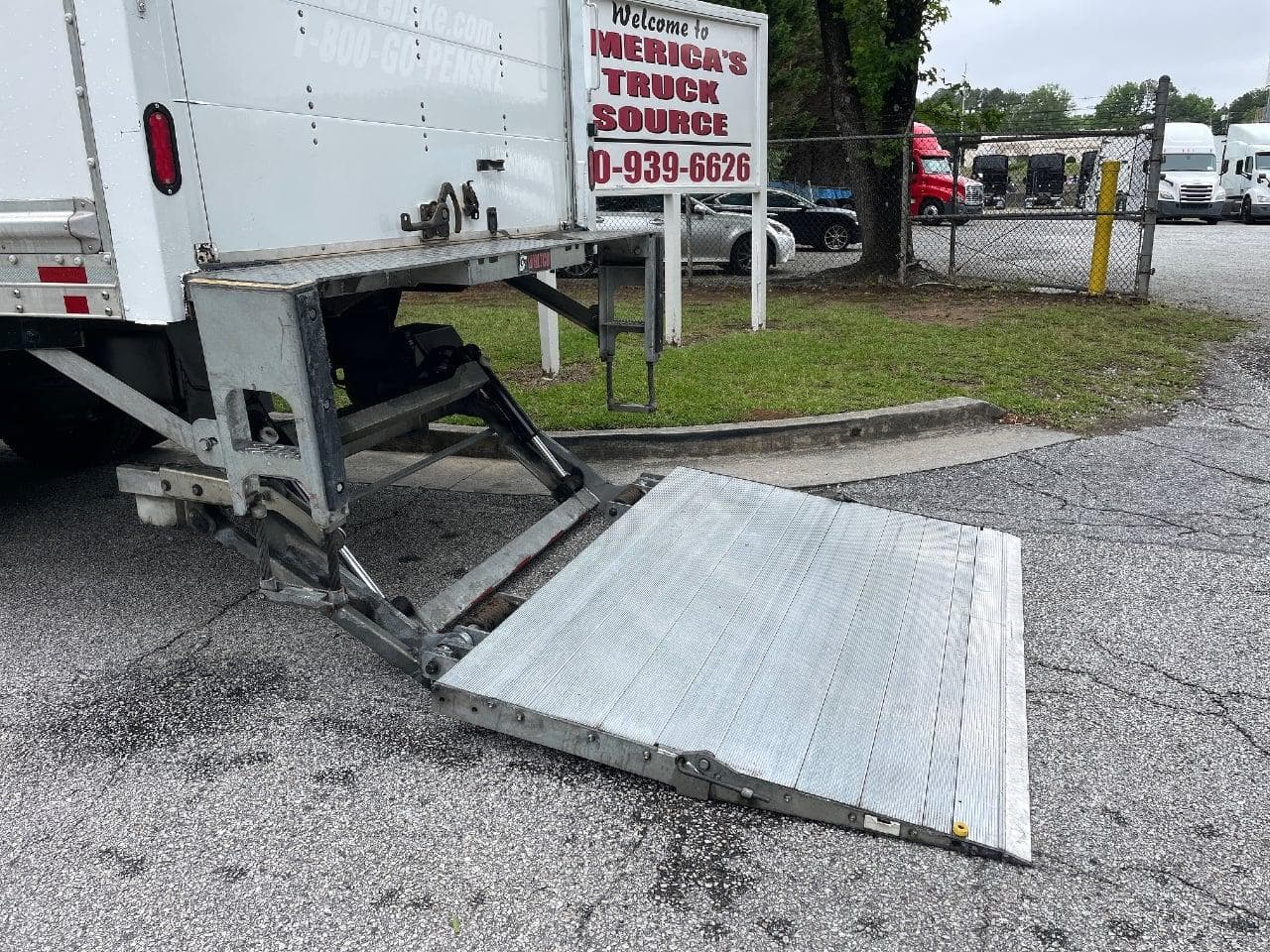 2021 International MV607 image 6