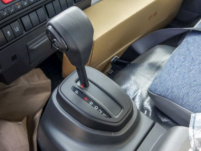 2025 Chevrolet 4500 HD LCF Diesel Base image 14