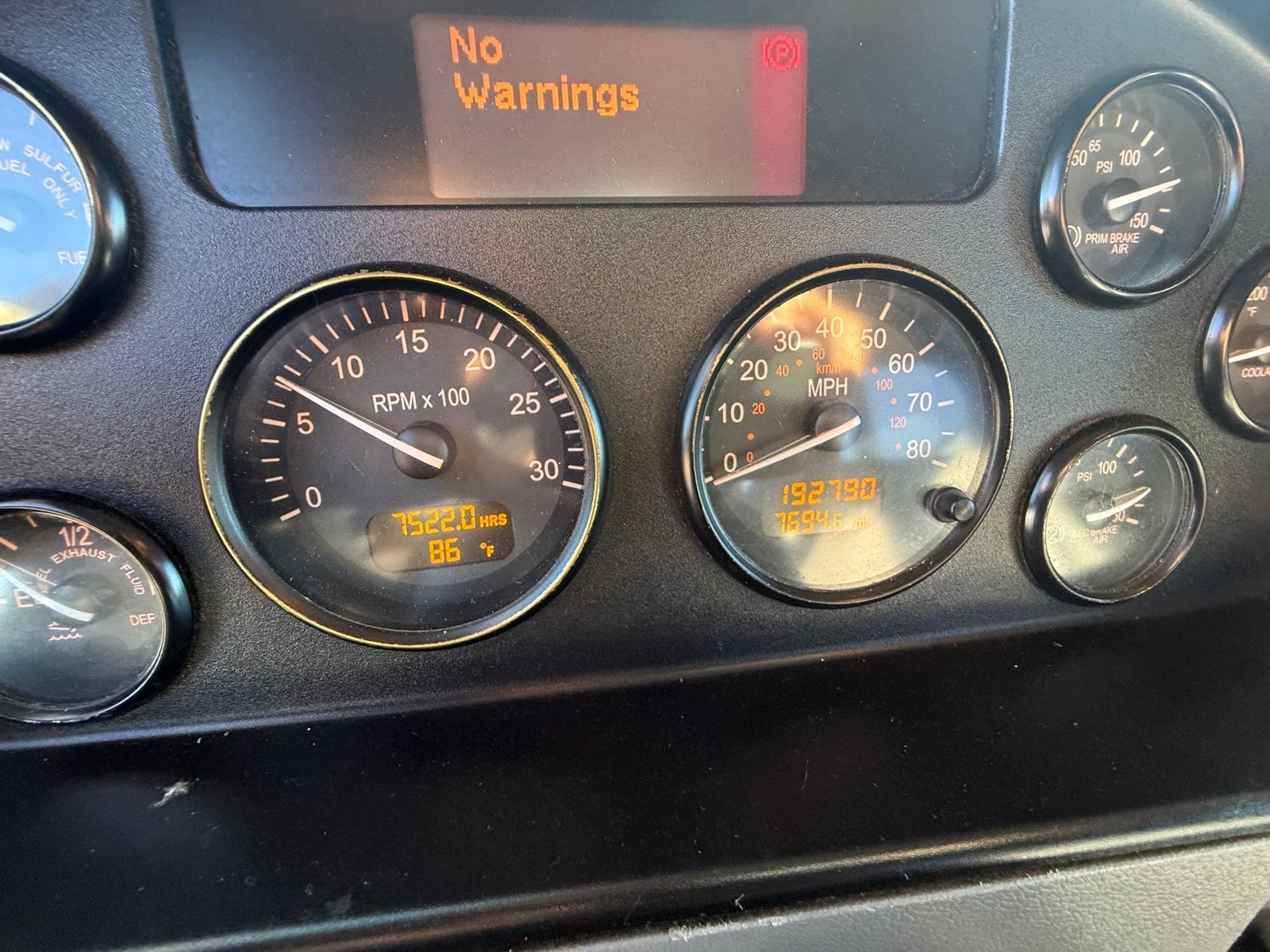 2020 Peterbilt 330 image 12