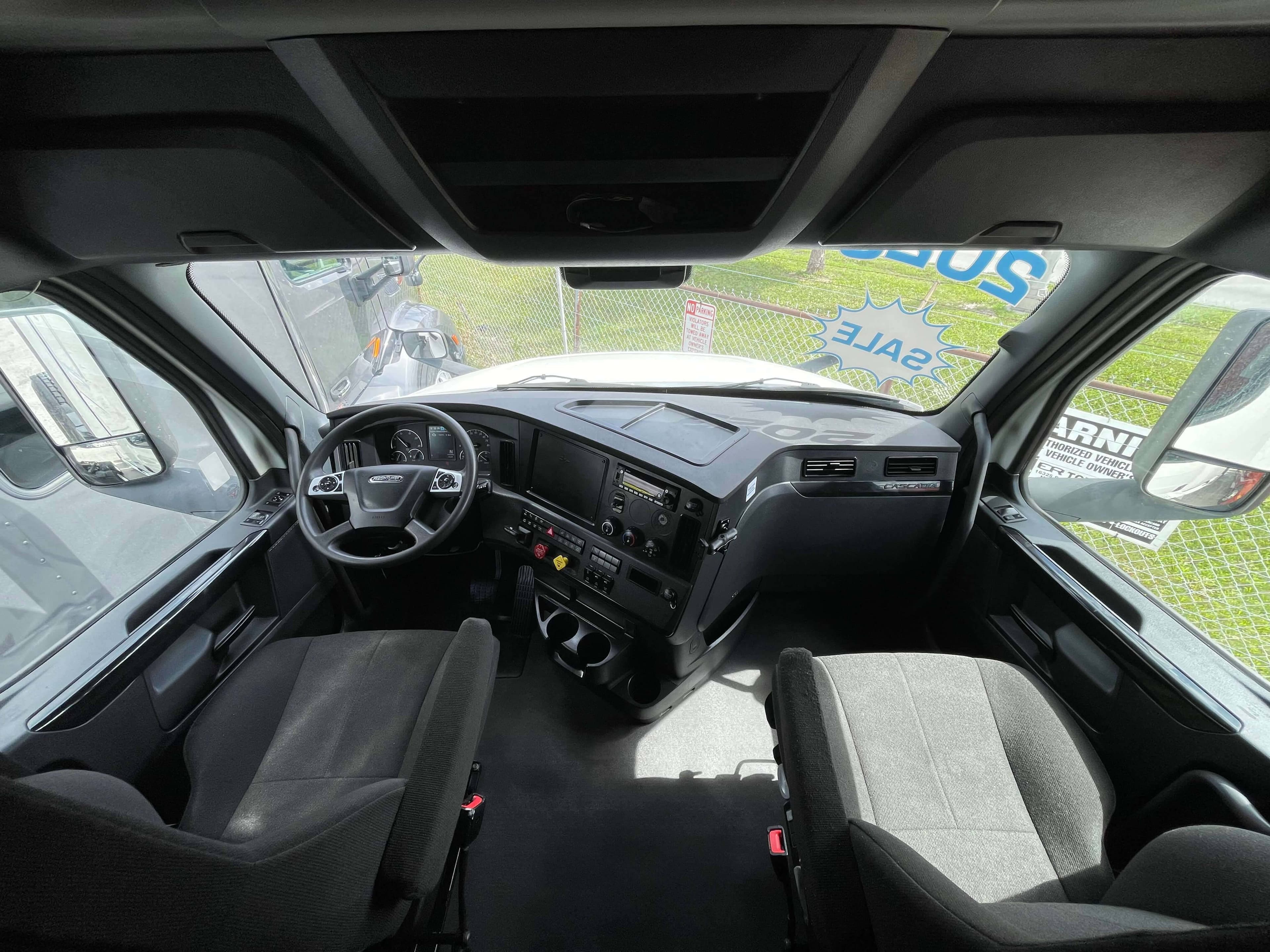 2023 Freightliner Cascadia 126 image 15
