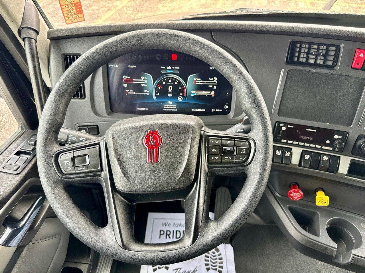 2023 Kenworth T680 image 11
