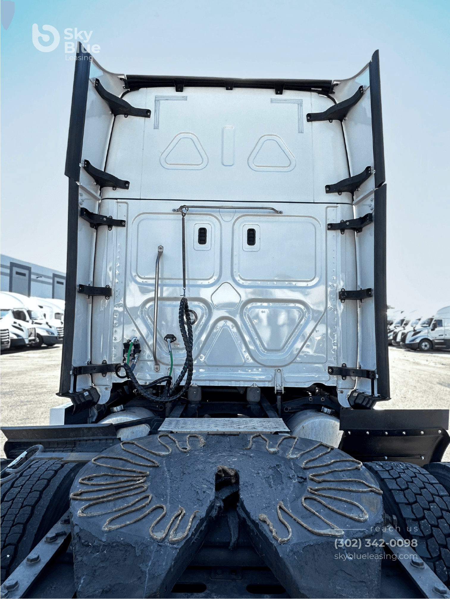 2022 Freightliner Cascadia image 3