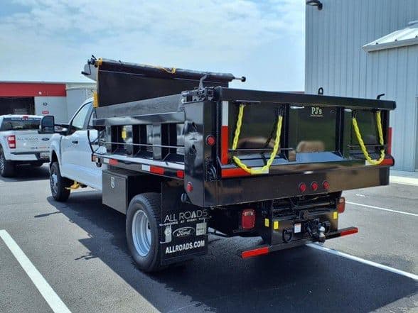 2025 Ford F350 image 5