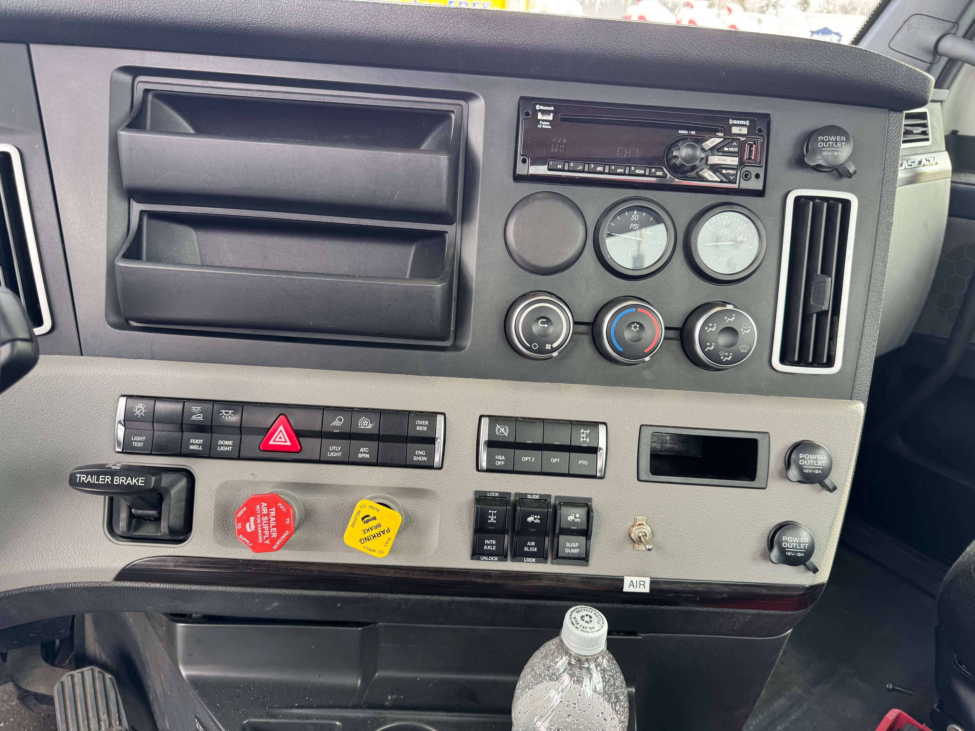 Used 2019 FREIGHTLINER/MERCEDES Conventional - Day Cab - NEW CASCADIA PX12664 image 5