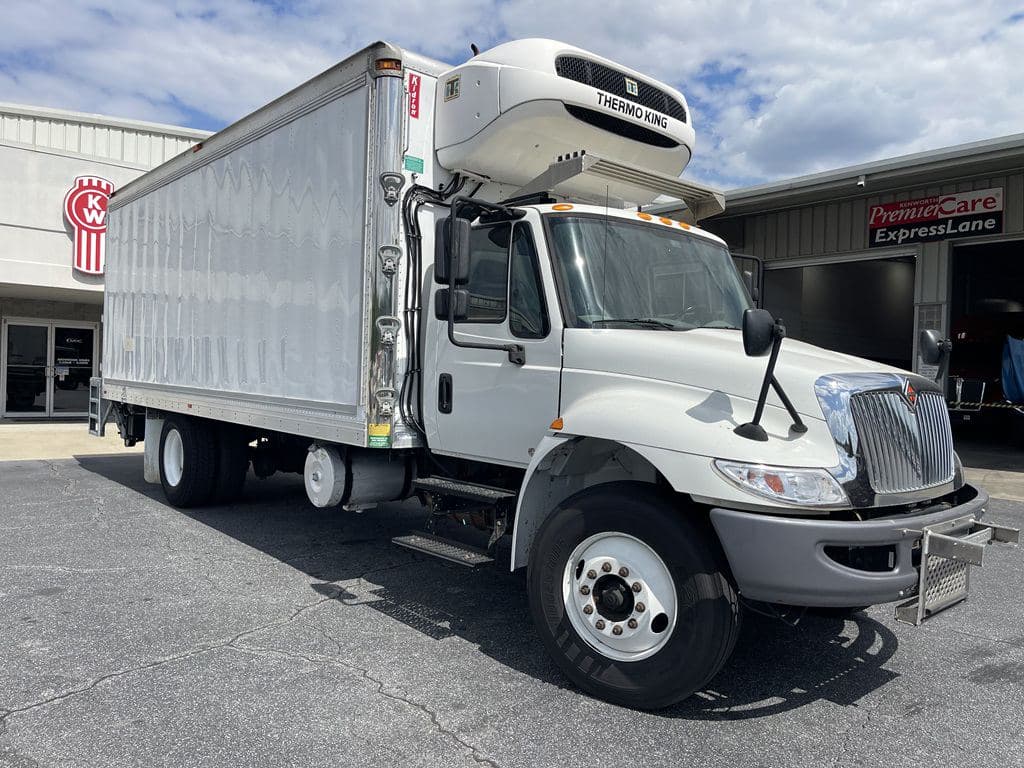 Used 2019 INTERNATIONAL 4300 image 5