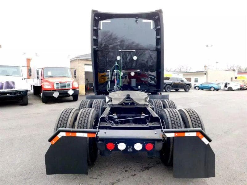 2023 Kenworth T600 image 5