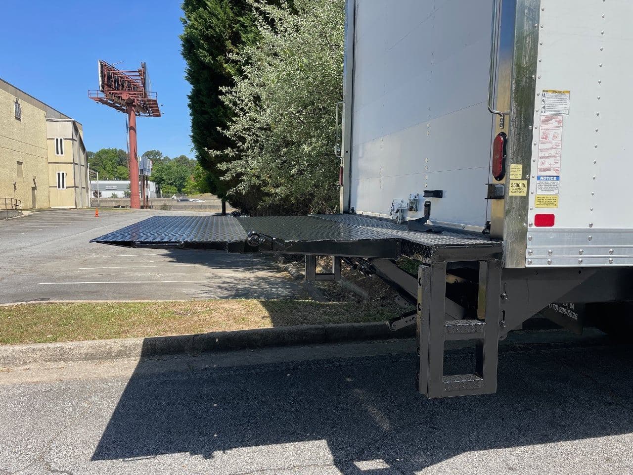 2022 Freightliner M2106 image 12