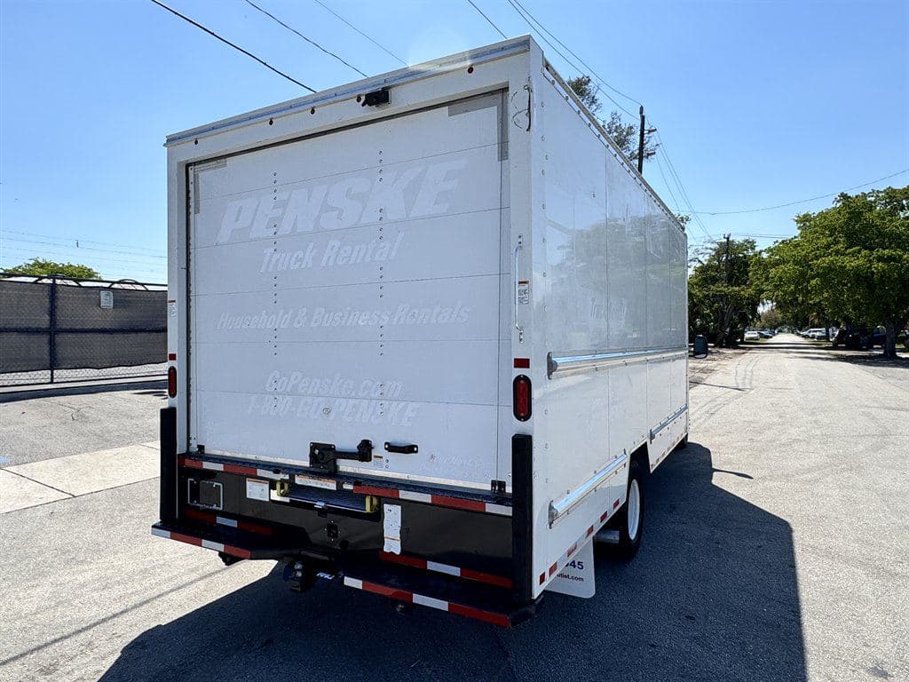 2022 Ford Commercial Vans image 12