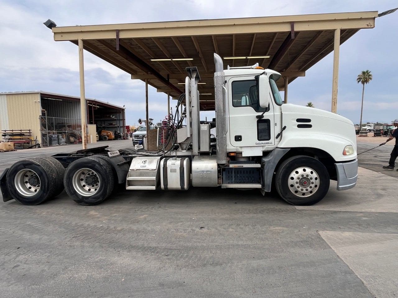 2016 Mack CXU (Pinnacle) image 1