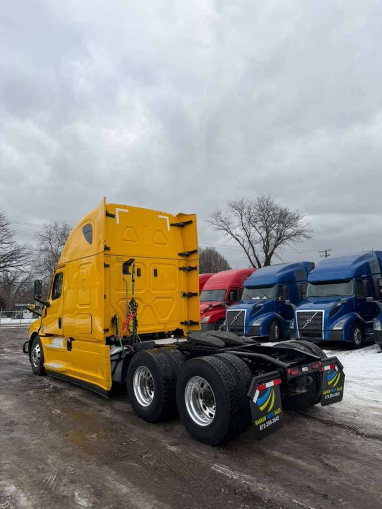 2022 Freightliner Cascadia image 5