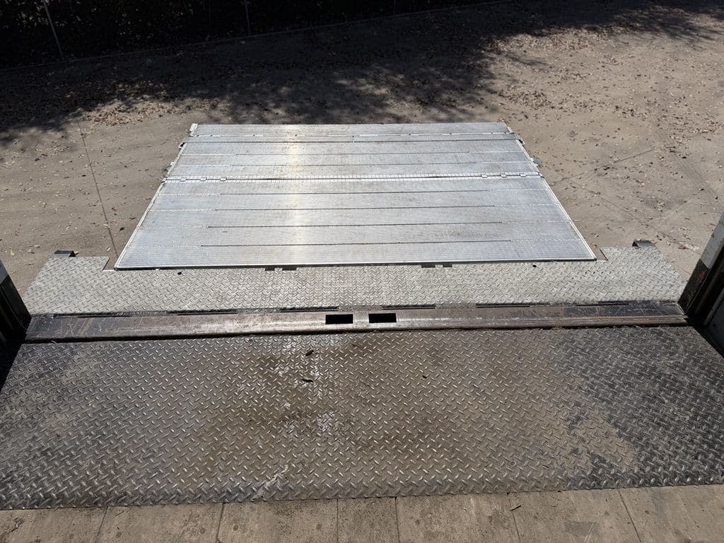 Used 2024 KENWORTH T280 image 3