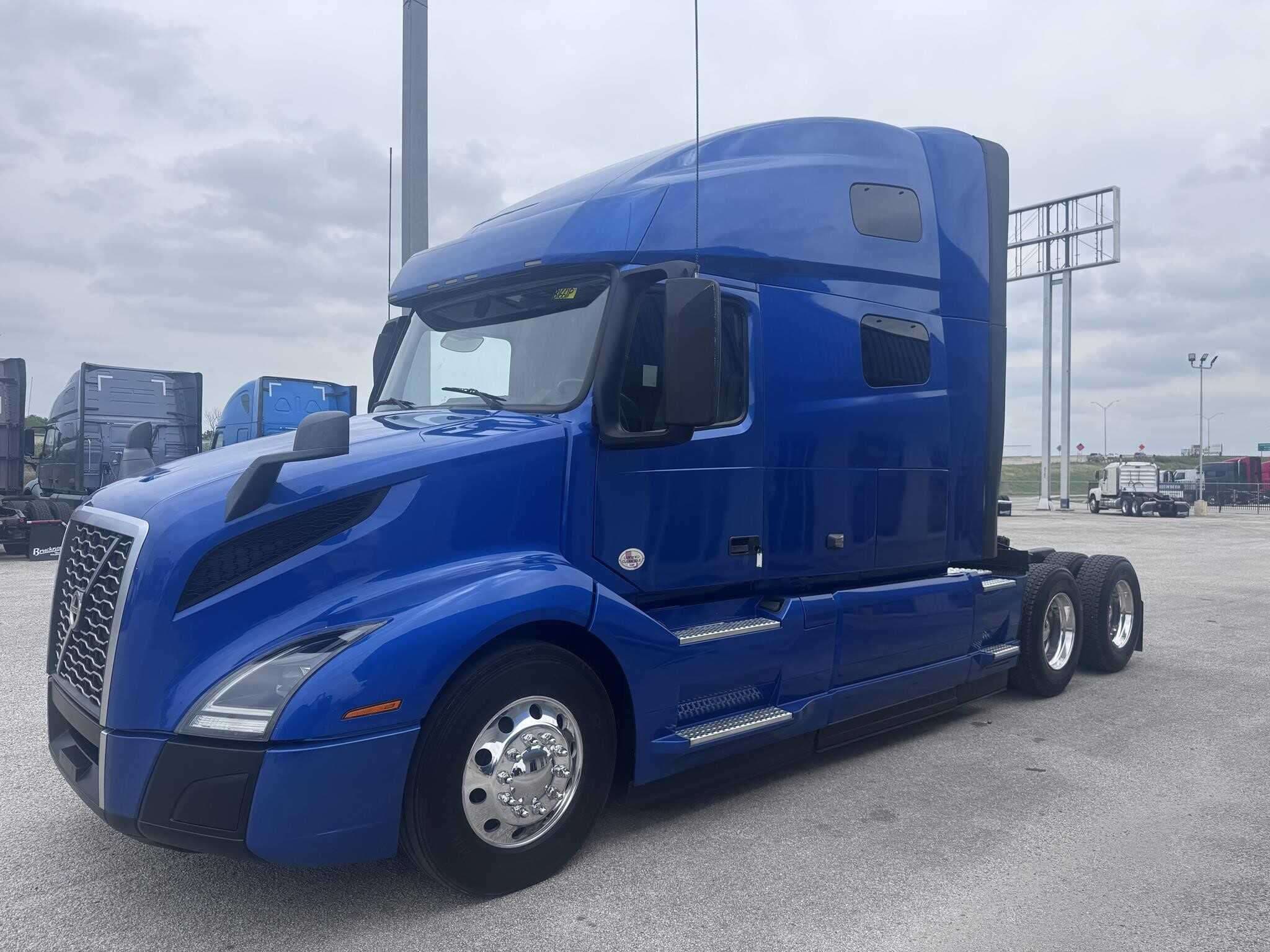 2021 Volvo VNL64760 image 1