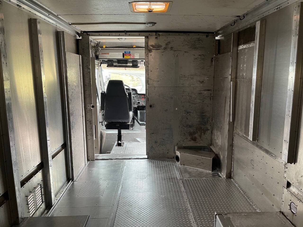 2010 Freightliner MT45 image 13