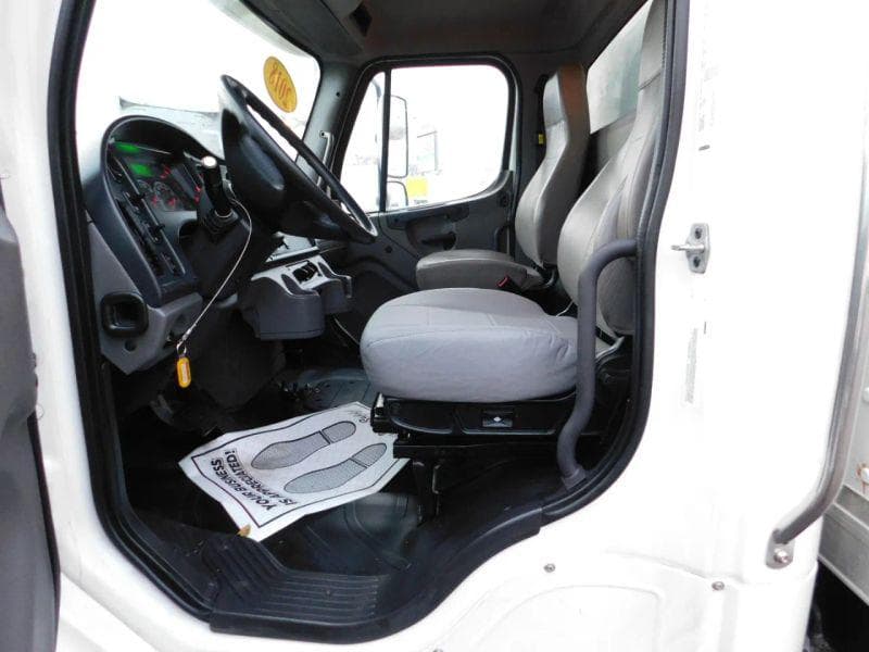 2018 Freightliner Cascadia 125 image 12